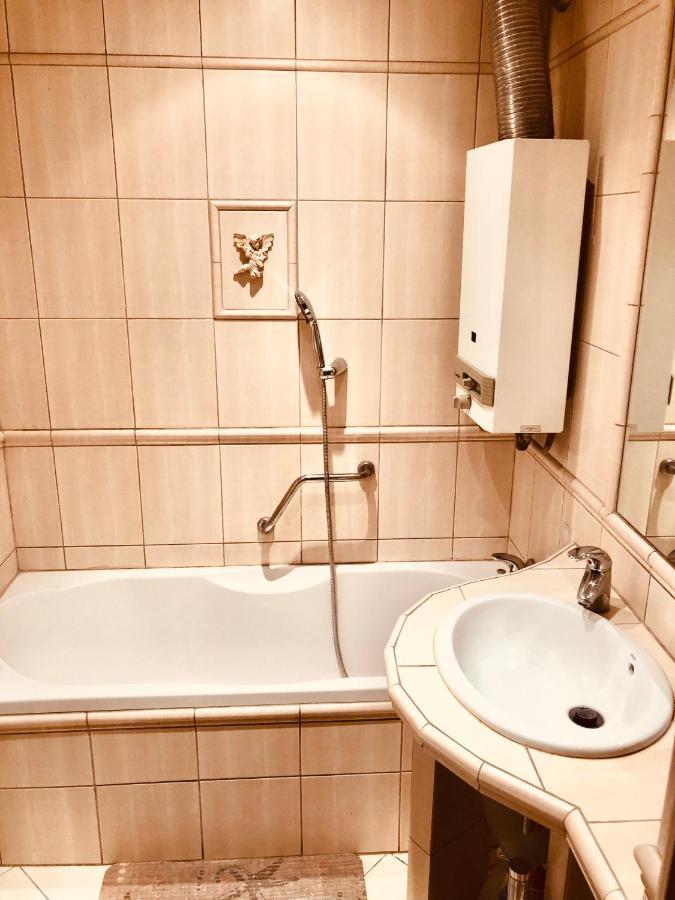 Wynajemzklasa Albergue Cracovia Exterior foto